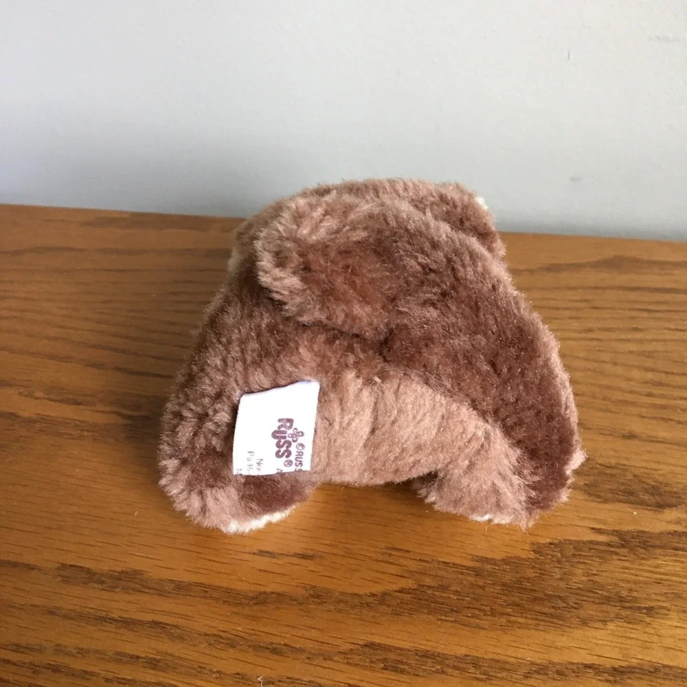 Vintage Russ Berrie Plush Brown Teddy Bear Red Bow‎ 4.5